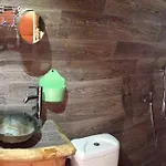 Hébergement de vacances La Colline Aux *